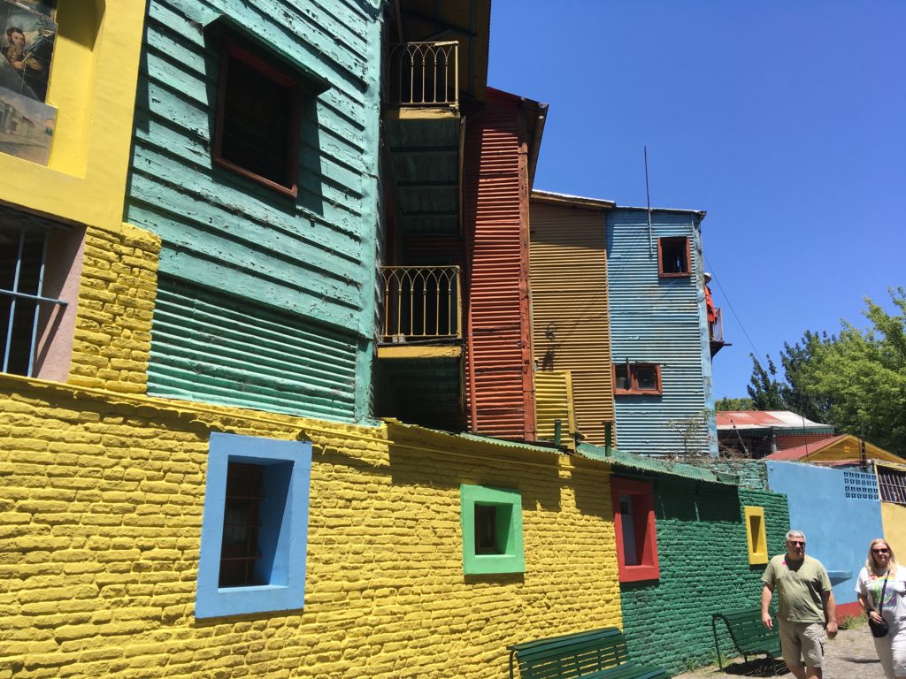 caminito colorful building